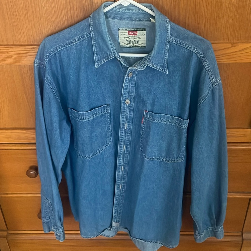Levi’s denim men’s large shirt